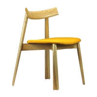 Chaise de salle à manger moderne urbaine en frêne nord-américain massif avec pieds coniques pour cuisine et salle à manger