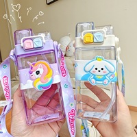 Md181 Bouteille d'eau en plastique à double boisson avec sangle Bouteille d'eau portable pour étudiants Gobelets en plastique à paille pour enfants
