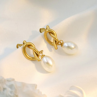 Anting-anting gelang bunga mutiara baja tahan karat mode retro grosir untuk wanita