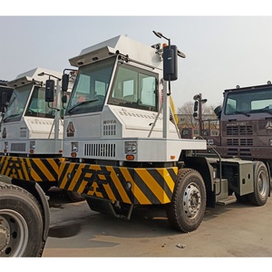 Sinotruk Hova Manual Diesel Heavy Truck 4x2 Terminal Wharf Port Tractor Suspensión neumática Asiento del conductor Euro 5 Nuevo en venta - Product Image 1
