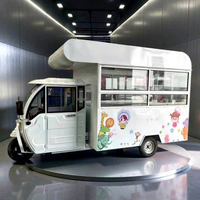 Camion-restaurant de 40 pieds de type conteneur, grande cuisine commerciale avec four à pizza, friteuse et stockage réfrigéré