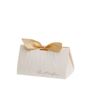 Üçgen şeker hediye kutusu çikolata ambalaj kağıt kutuları bez çantalar sıcak damgalama şerit dekorasyon parti hatıra
