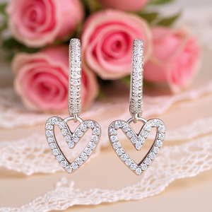 Orecchini con Diamanti Taglio Cuore in Oro Bianco Placcato 18K, Gioielli Romantici da Matrimonio per Donne - Product Image 2
