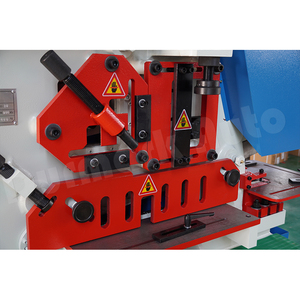 Punzonadora de hierro combinada de chapa hidráulica profesional con prensa de <span class=keywords><strong>90</strong></span> toneladas - Product Image 6