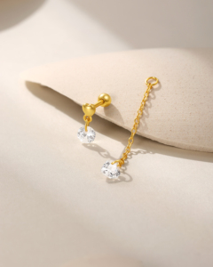 Pendientes Finos con Zirconia en Forma de Corazón, Plata 925, Chapados en Oro de 18k - Product Image 2