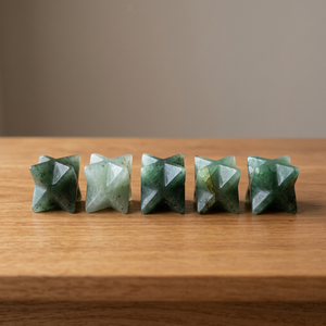 Étoile de Merkaba en Aventurine Verte Naturelle, Pierre de Guérison Sculptée en Cristal pour la Décoration de la Maison et le Reiki - Product Image 1
