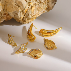 Pendientes de hoja dorada con pedrería para mujer, joyería de fiesta, accesorios de moda - Product Image 1