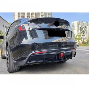 Tesla Model Y Black Knight Edition için Entegre Işıklı Arka Tampon Eki / Arka Lip Spoyler - Product Image 2