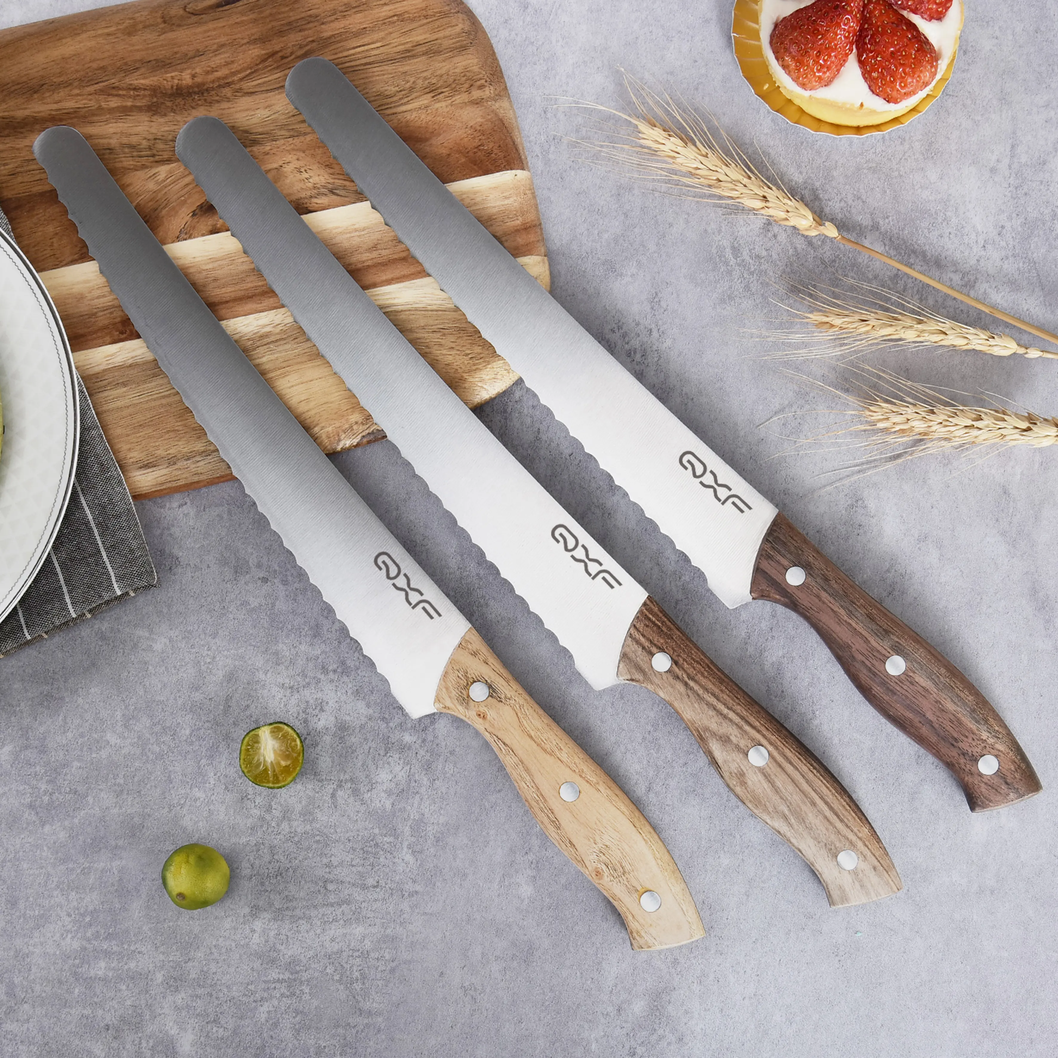 QXF professionnel 10 pouces couteau à pain haut de gamme couteau à pain en acier inoxydable dentelé avec manche en bois