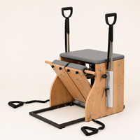 Chaise de Pilates FLOWA Maple Combo, 29 kg, siège bas de 63 cm avec cordes à ressort, poignées en D, cadre en métal noir et système de ressorts à haute tension