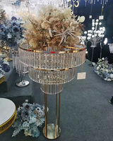 Décoration de mariage de luxe J78 Grand panneau de cristal en métal doré bling Gouttes suspendues Centres de table en métal doré pour décoration de table de fête