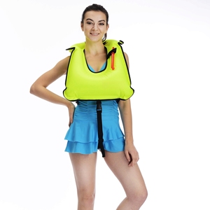 سترة حياة مقاومة للماء للبيع بالجملة من Yoris قابلة للنفخ للسباحة - Product Image 1