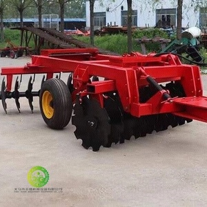Herse à disques robuste pour tracteur agricole avec engrenages et roulements, haute productivité, hydraulique, pour l'agriculture 80 CV+, garantie 1 an - Product Image 2