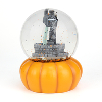 Vente en gros de boules à neige personnalisées en résine pour Halloween citrouille Souvenirs Figurines Home Festival Decor Cadeau pour enfants