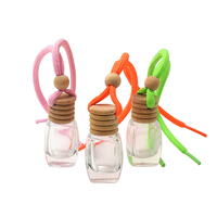 Bouteille diffuseur de parfum en verre suspendu pour voiture de 8 ml, transparente, avec bouchon à vis, couvercle en bois, bouteille de parfum de haute qualité, diffuseur à roseaux