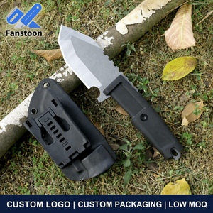 Cuchillo de Hoja Fija Tanto para Exteriores con Espina Dentada, Abrebotellas Integrado, Mango de Goma y Funda de Kydex para Camping y Senderismo - Product Image 1