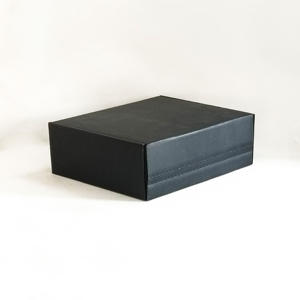 Cajas de envío cuadradas con logotipo personalizado Cajas de regalo de correo reutilizables para gorras de ropa - Product Image 3