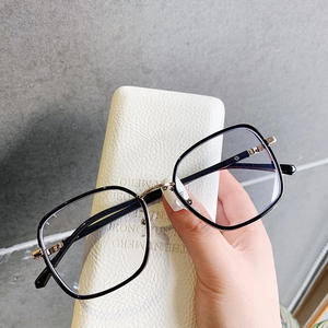 Montures de lunettes carrées Qianai, taille moyenne, TR90, anti-lumière bleue, lunettes d'ordinateur unisexes avec verres en polycarbonate, design irrégulier - Product Image 4