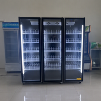 Réfrigérateur à boissons à triple porte grande capacité, vitrine commerciale verticale pour boissons avec roulettes mobiles pour magasin de détail