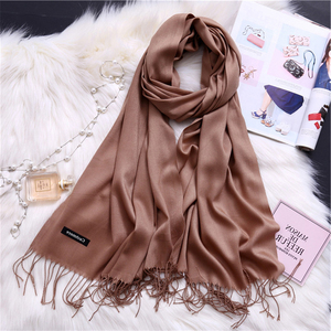 Longue Couverture En Gros Hiver Plaine <span class=keywords><strong>Pashmina</strong></span> Châle <span class=keywords><strong>Écharpe</strong></span> En Cachemire Avec Pompon - Product Image 3