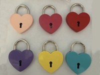 Cadenas d'amour en forme de coeur de serrure de mariage de pont de décoration en alliage de zinc coloré de bonne qualité