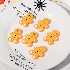 CHENXI Vente en gros de figurines de Noël en résine écologiques peintes à la main, art simple et mignon de bonbons en forme d'homme en pain d'épices - Product Image 6