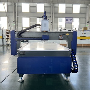 Routeur haute vitesse Utools pour le bois / 3 axes 1325 1530 2030 3.0KW avec broche à refroidissement par eau - Product Image 1