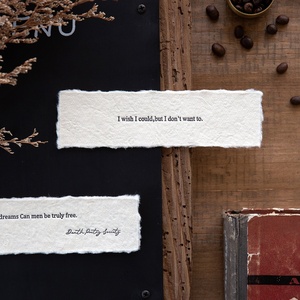 Etiquetas Colgantes de Lujo con Borde Irregular, Papel Hecho a Mano para una Narrativa y Empaque de Marca Premium - Product Image 1