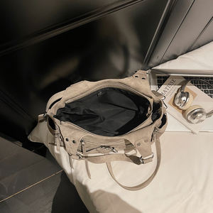 Sacs à main rétro en cuir PU 2026 pour femmes, sac à bandoulière Y2K avec rivets, fermeture éclair, œillets, ceinture, sac à bandoulière avec plusieurs poches - Product Image 6