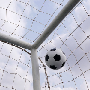 Filet de football de haute qualité, robuste, écologique, avec système de tension réglable, pour s'adapter à différentes tailles et types de poteaux de <span class=keywords><strong>but</strong></span> - Product Image 2
