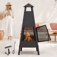 Cheminée extérieure en bois à quatre côtés de type obélisque avec porte en maille et grille, foyer en fer pour patio et jardin