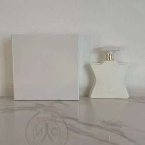 Les Montagnes de <span class=keywords><strong>Darjeeling</strong></span> : un mélange de thé frais et rafraîchissant, aux notes boisées longue durée, 100 ml. Vente directe usine, vente en gros, pour hommes. - Product Image 1