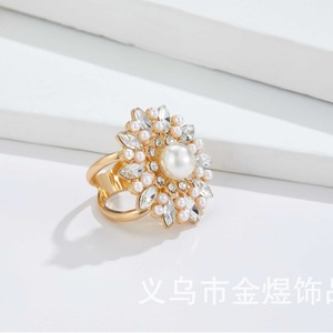 Hebilla de Flor de Aleación Dorada con Perla y Cristal para Anillos de Accesorios de Ropa - Product Image 3