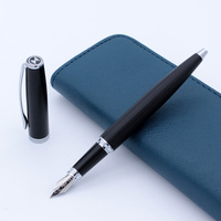 Stylo plume à encre noire de marques exclusives avec pointe en feutre doré pour l'écriture des étudiants dans une boîte cadeau en métal laiton