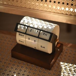 ปฏิทินหมุนแบบตั้งโต๊ะ ปี 2026 พร้อ<span class=keywords><strong>ม</strong></span>ฐานห<span class=keywords><strong>ม</strong></span>ุน ปฏิทินนับถอยหลังสร้างแรงบันดาลใจสำหรับการเรียนและการสอบ - Product Image 3