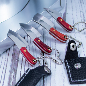 Couteau de poche mini Damas à succès avec étui, idéal pour ouvrir les colis et couper les boîtes - Product Image 1