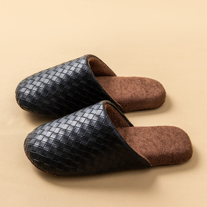 Chaussons d'hiver pour femmes et hommes, taille universelle, antidérapants, doux et chauds, chaussures d'intérieur pour l'hiver - Product Image 1