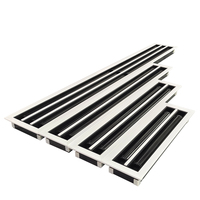 Grilles de ventilation linéaires à fentes pour la climatisation hospitalière moderne, pré-encadrées, avec grilles d'entrée et de sortie linéaires