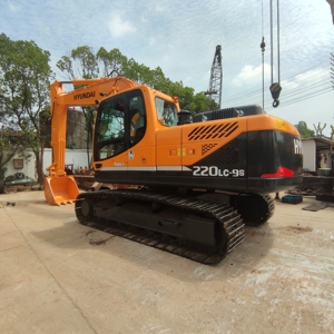 รถขุดไฮดรอลิกแบบตีนตะขาบ Hyundai 220LC-9S พร้อมบุ้งกี๋ขุดขนาด 0.22 ลูกบาศก์เมตร น้ำหนักใช้งาน 22 ตัน เครื่องยนต์คัมมินส์ - Product Image 1