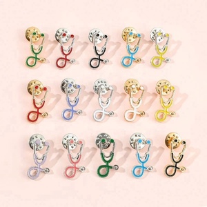 Hospital Chapéu Pin Emblemas Designer Esmalte Pin Auscultador Broche Desenhos Animados Enfermeira Médico Echometer Esmalte Pinos Lapela Estetoscópio - Product Image 3