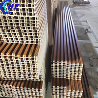 Panneau mural intérieur WPC insonorisant, ignifuge, anti-humidité et antistatique pour chambre à coucher, fond de divertissement, personnalisable