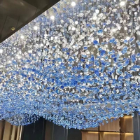 Lustre en verre coloré irrégulier personnalisé, forme dégradée, lampe suspendue pour hall d'hôtel, éclairage de projet pour plafond haut