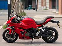 Moto sportive de course QJMOTOR SRK600 RR 600cc à moteur 4 cylindres en ligne refroidi par eau, idéale pour les passionnés de trajets urbains