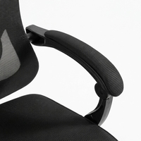 Chaise de bureau à dossier haut en maille avec accoudoirs articulés réglables en hauteur par vérin à gaz, design minimaliste pour la maison, le bureau ou l'appartement