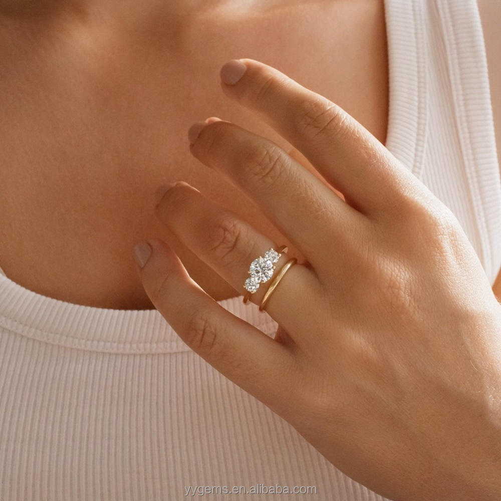 เยลโลว์ 18K-ตรงกลาง 1.5 กะรัต