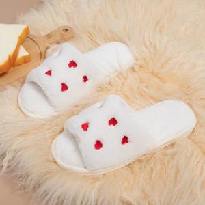 Gran oferta 2025, zapatilla suave bordada con corazón rojo, zapatilla de felpa de piel resistente al desgaste para interior y hogar de Invierno para mujer - Product Image 3