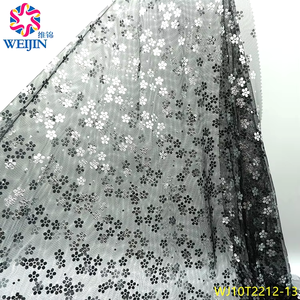 Tessuto personalizzato <span class=keywords><strong>in</strong></span> poliestere placcato <span class=keywords><strong>in</strong></span> oro con cinque petali di Tulle <span class=keywords><strong>in</strong></span> maglia di tessuto con Design lucido a maglia elettrica - Product Image 4