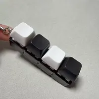 Jouet anti-stress portable en plastique à 4 touches, sans éclairage, clavier miniature, porte-clés à 4 boutons