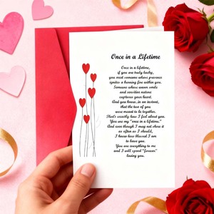 Biglietto d'Auguri per San Valentino con Stampa Digitale su Carta Kraft, Design Creativo a Tema Amore con Palloncini e Poesia Romantica - Product Image 1