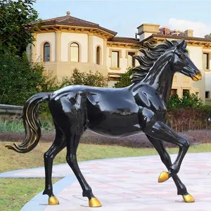 Fournisseur de sculpture en fibre de verre de cheval grandeur nature de décoration de jardin personnalisée de haute qualité à vendre